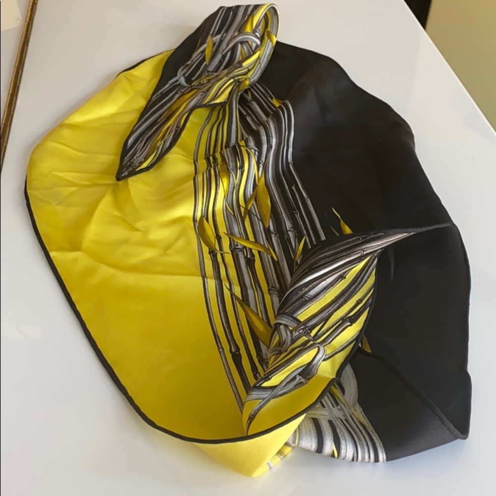 Gucci scarf